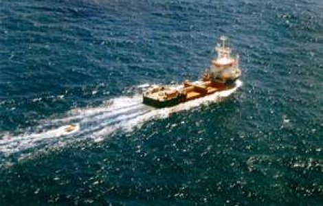 Vasul cu romani la bord este capturat de pirati, nu retinut de autoritati