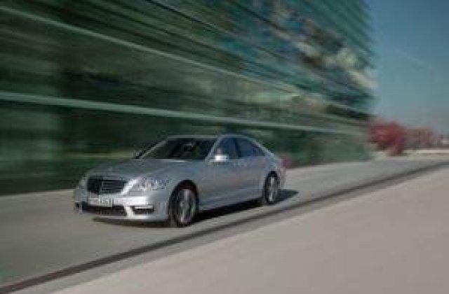 Mercedes versus BMW - Mercedes castiga la performanta in clasa de lux