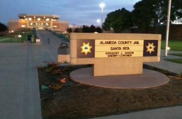 Minunata lume a Internetului: Cronici de inchisoare