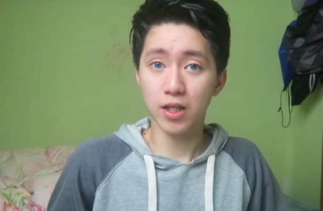 Vloggerul care i-a dat unui om fara adapost biscuiti cu pasta de dinti a fost condamnat la inchisoare