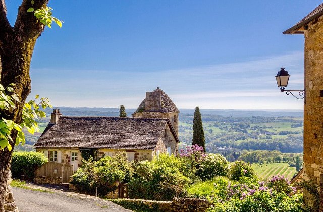 Un primar din Franta vrea sa inscrie in patrimoniul national zgomotele din localitatile rurale