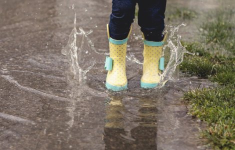 Ploi torentiale si vijelii, pana vineri seara. Vreme instabila si in Capitala