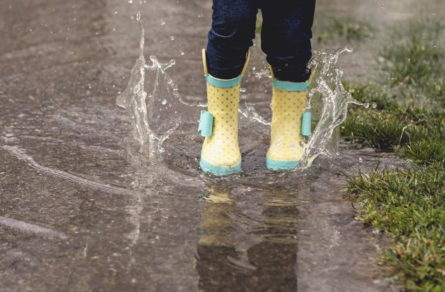 Ploi torentiale si vijelii, pana vineri seara. Vreme instabila si in Capitala