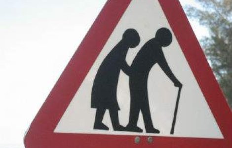 Guvernul francez reduce varsta de pensionare la 60 de ani