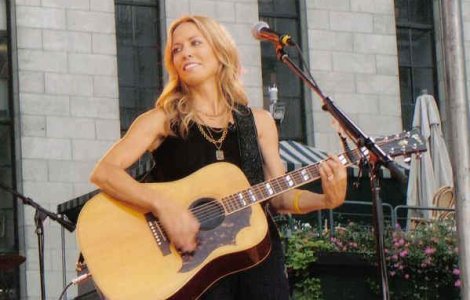 Sheryl Crow se trateaza pentru o tumoare pe creier