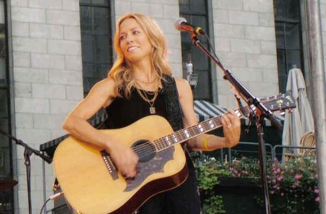 Sheryl Crow se trateaza pentru o tumoare pe creier