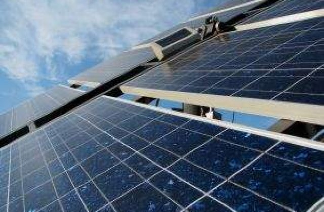 Eco-premiera: Primul zbor intercontinental alimentat cu energie solara