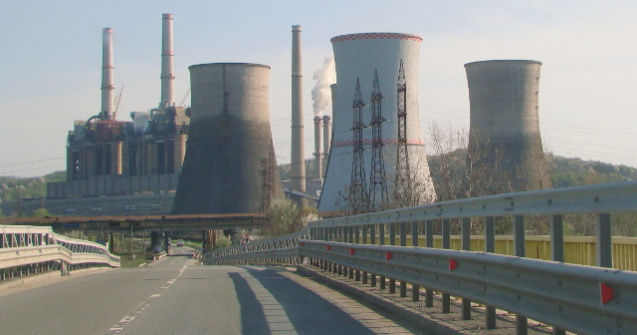 Greenpeace Romania actioneaza in instanta cea mai poluanta termocentrala din Romania