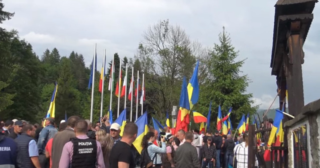 Tensiuni intre romani si maghiari in cimitirul din Valea Uzului
