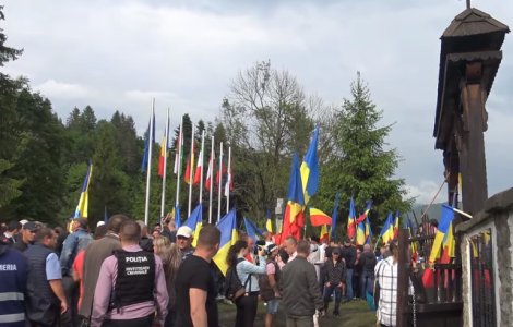 Tensiuni intre romani si maghiari in cimitirul din Valea Uzului