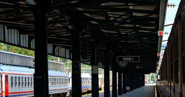 Trenurile directe spre Grecia si Turcia reintra in circulatie, de vineri