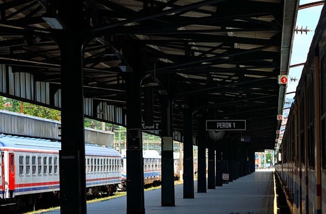 Trenurile directe spre Grecia si Turcia reintra in circulatie, de vineri