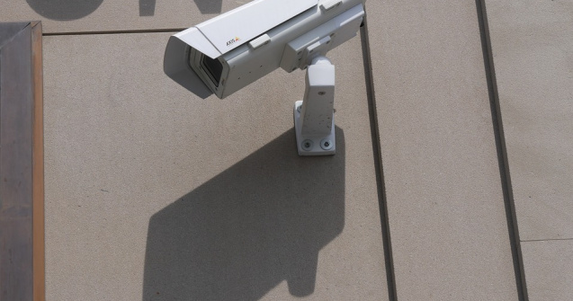 Camere de supraveghere: tine casa in siguranta cand mergi in vacanta