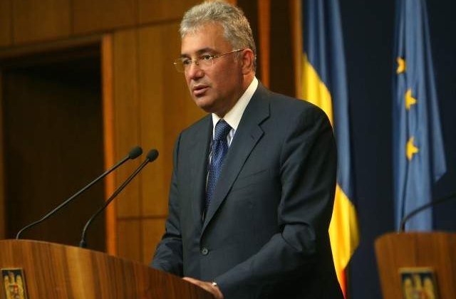 [VIDEO] Videanu il da in judecata pe Ponta