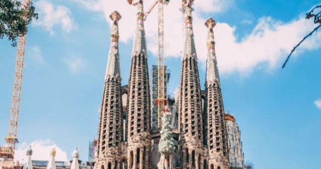 Catedrala Sagrada Familia a obtinut permisul de constructie, dupa 137 de ani