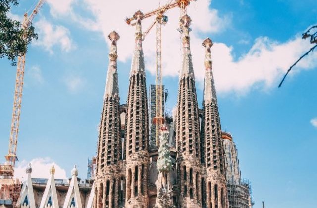 Catedrala Sagrada Familia a obtinut permisul de constructie, dupa 137 de ani
