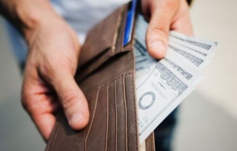 O fetita de 2 ani a fost ucisa din cauza unei datorii de 720 de dolari. Corpul sau a fost gasit intr-o groapa de gunoi