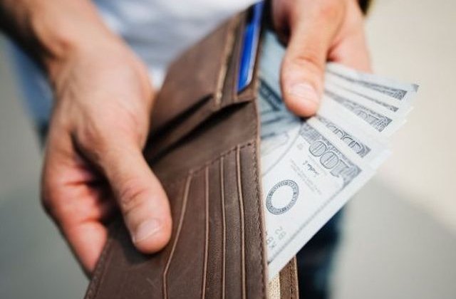 O fetita de 2 ani a fost ucisa din cauza unei datorii de 720 de dolari. Corpul sau a fost gasit intr-o groapa de gunoi