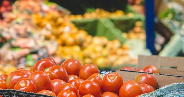 SONDAJ: Originea produselor, cel mai important criteriu pentru europeni la achizitia de alimente