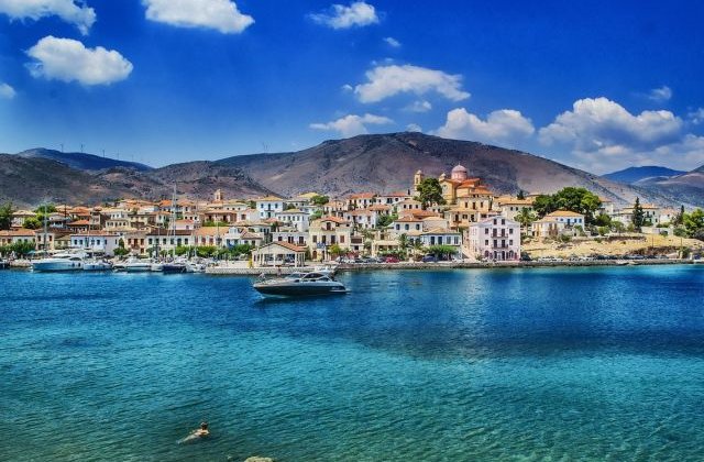 Destinatii ideale de vacanta: 4 tari care au cele mai curate ape pentru scaldat din Europa