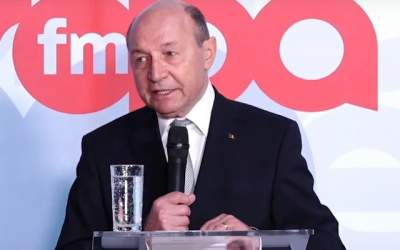 Basescu, despre Timermmans:...