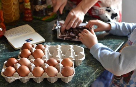 Decizie in instanta: Un barbat, condamnat sa-si despagubeasca fosta sotie pentru muncile casnice din timpul celor 27 de ani de casnicie