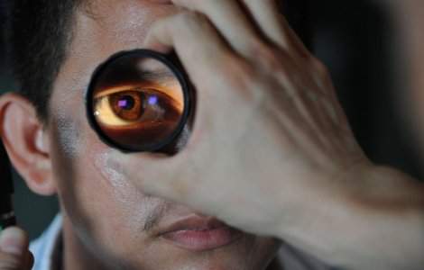 Studiu: Peste 70% dintre romani nu fac la timp un control oftalmologic