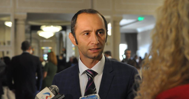 Un primar PNL explica de ce e nevoie de pensii speciale pentru edili: "Nu cred ca vreti sa vedeti primari cu hainele rupte in coate"