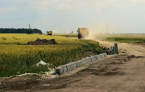 Cum arata acum santierul drumului expres Craiova - Pitesti: "In doua saptamani au mai pus inca doua borduri"