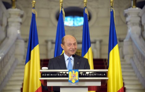 Basescu, atac la Ponta: Premierii trebuie sa fie barbati