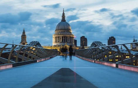 Reclamele care perpetueaza stereotipuri de gen considerate nocive, interzise in Marea Britanie