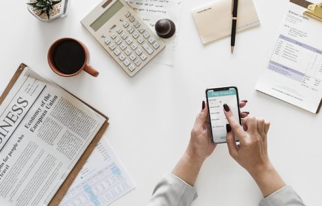 Cum afli rapid date utile despre orice firma?