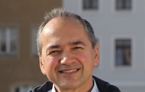 Un politician german de origine romana, sprijinit de vedetele de la Hollywood pentru primaria din Gorlitz