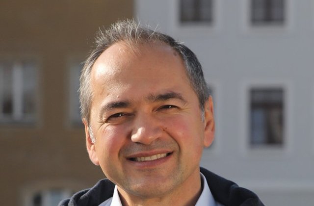 Un politician german de origine romana, sprijinit de vedetele de la Hollywood pentru primaria din Gorlitz