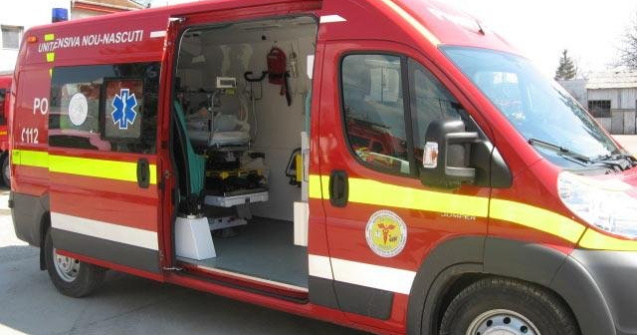 Primarul unei comune din Botosani, spitalizat in stare grava dupa explozia unei instalatii artizanale de produs tuica