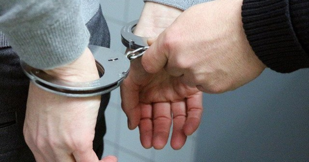 Grupare de proxeneti romani, destructurata in Franta