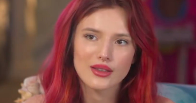 O actrita americana a postat singura pozele nud cu care era santajata de un hacker