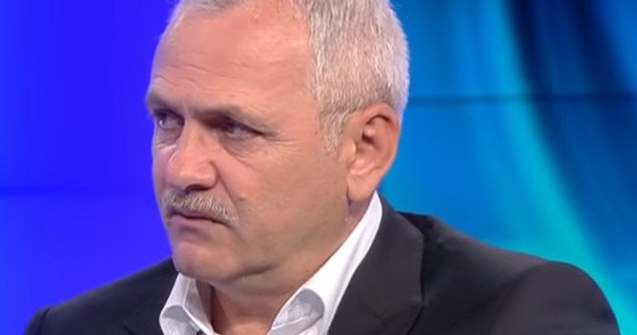 In jur de 50 de oameni protesteaza impotriva lui Klaus Iohannis la Palatul Cotroceni. Ei solicita eliberarea lui Liviu Dragnea