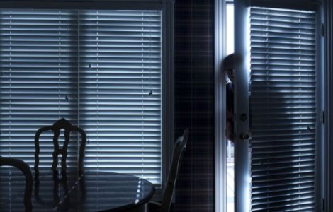 5 metode pentru a-ti feri locuinta de jafuri cand esti plecat in vacanta