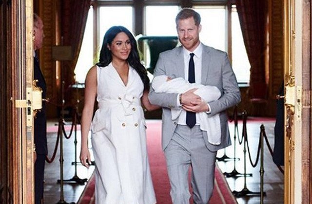 A fost publicata prima fotografie in care se vede chipul micutului Archie, fiul ducilor de Sussex/ FOTO