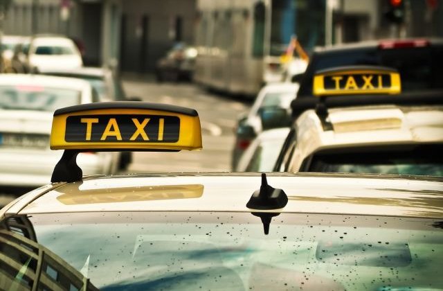 Transportatorii protesteaza marti in Piata Constitutiei impotriva proiectului de lege pentru "ridesharing"