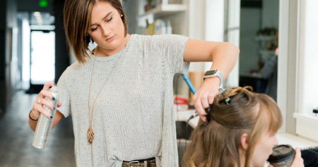  Top  8 detalii care iti arata ca salonul la care mergi nu este de incredere