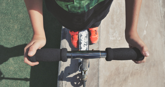 Lichidare de stoc la trotinete electrice, ca sa te grabesti incet