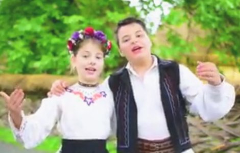 Tatal celor doi copii din Baia Mare care au cantat o melodie pro-PSD a fost amendat cu 2.500 de lei