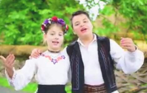 Tatal celor doi copii din Baia Mare care au cantat o melodie pro-PSD a fost amendat cu 2.500 de lei