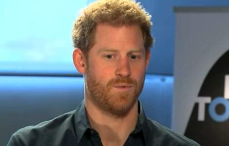 Student de 19 ani, condamnat la 4 ani de inchisoare, dupa ce l-a acuzat pe printul Harry ca ar fi "tradator de rasa"