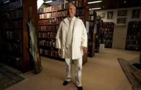 Pariu! Mario Vargas Llosa nu va castiga Man Booker Prize