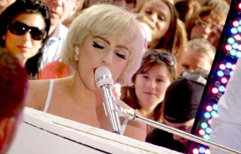 Din mintea lui Lady Gaga: Primul parfum negru