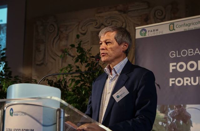 Dacian Ciolos: Romania are nevoie de un pact in interiorul opozitiei