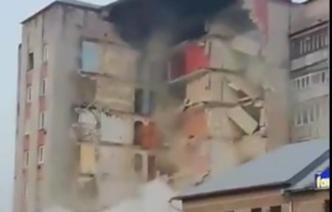 Un bloc de noua etaje s-a prabusit miercuri seara in orasul Otaci din Republica Moldova/ VIDEO
